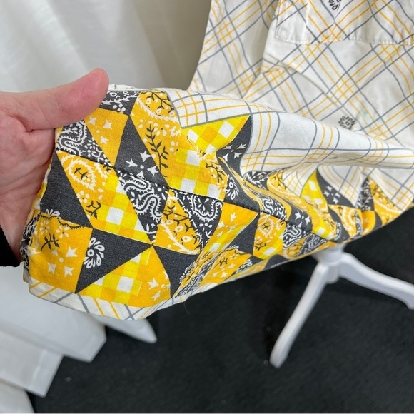 Vintage quilt pattern detail apron - Picture 3 of 6